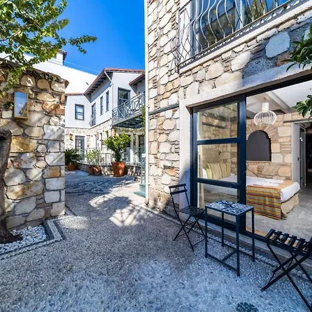 Charming Flat Near Hadrians Gate Daire